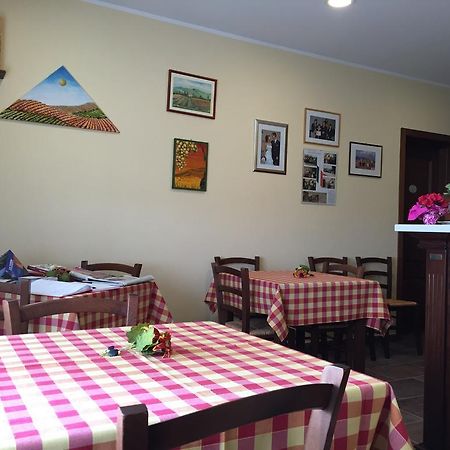 Agriturismo Finestre di Langa Trezzo Tinella Esterno foto